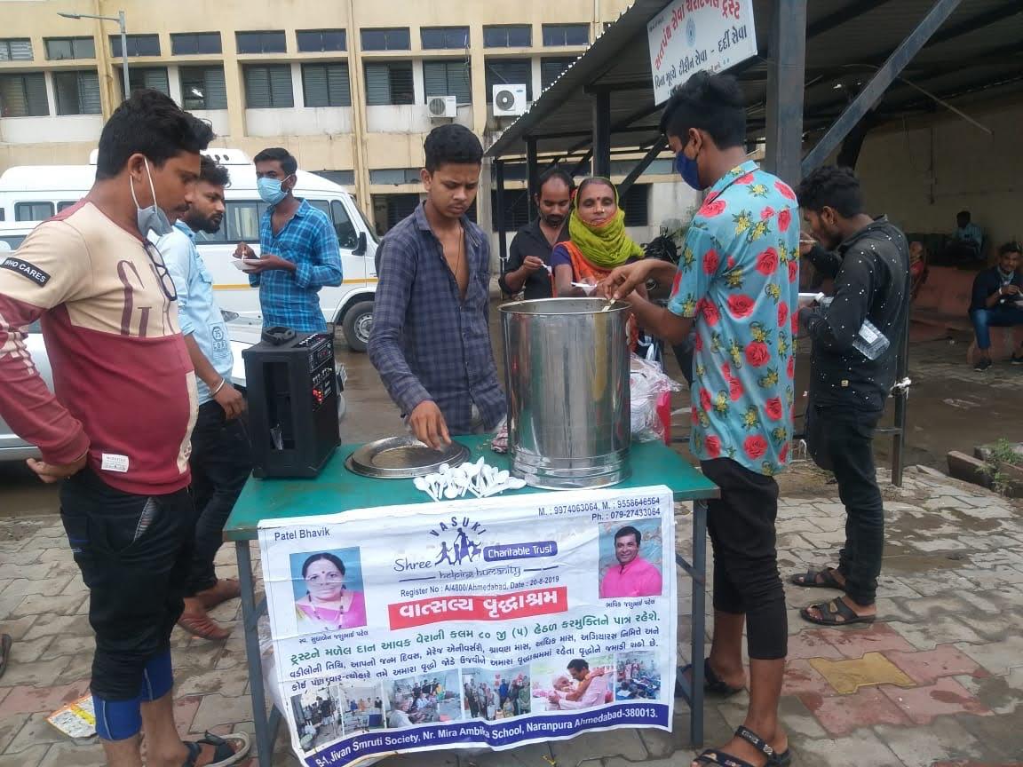 Free Food & Meal Serving Drive - Photo #15